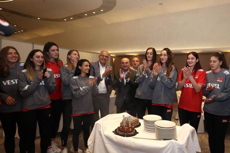 Yarı Final Öncesi Filenin Sultanlarıyla Buluşmamız